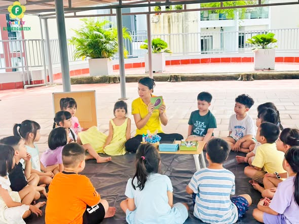 Ảnh hoạt động: Bé khéo tay — học mà chơi, chơi mà học