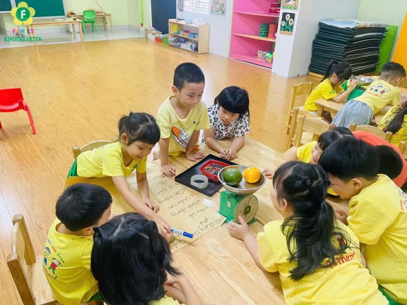 Khám phá quả cam — mỗi bạn một việc, cả lớp một hành trình — khoảnh khắc 4