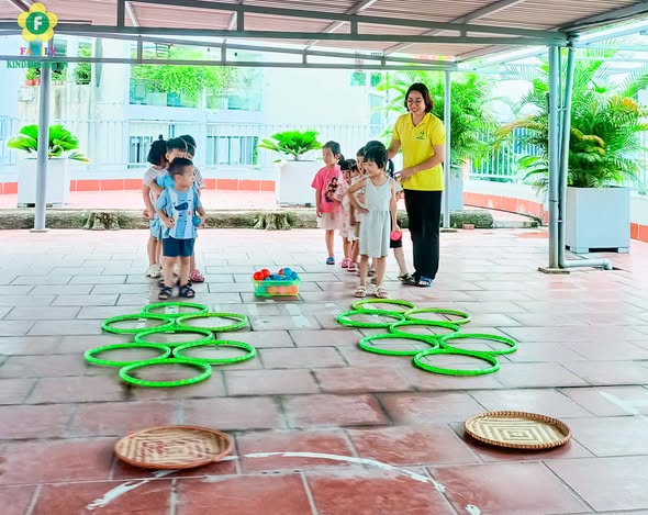 Một ngày ngoài trời tràn ngập tiếng cười — khoảnh khắc 4